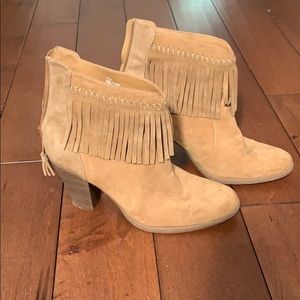 American Eagle heeled booties